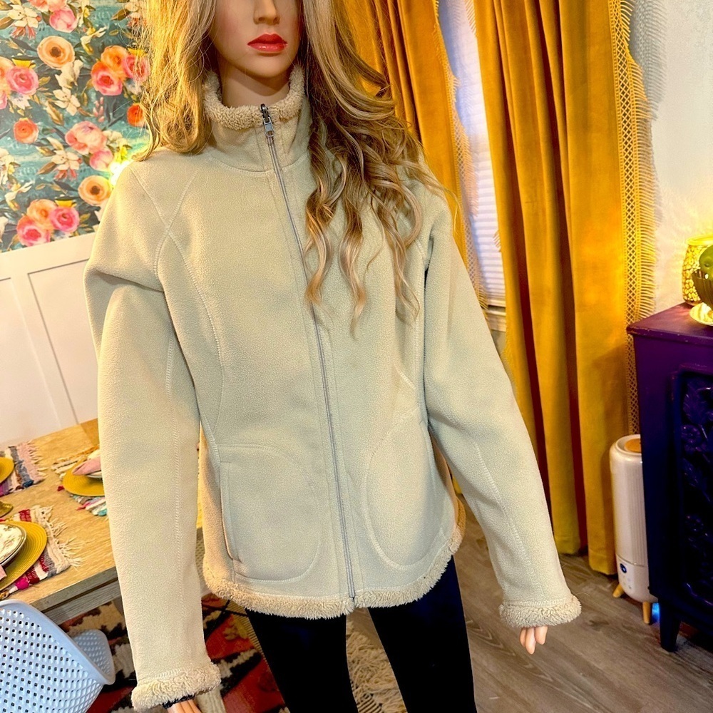 Tan Reversible fuzzy jacket sz M - Picture 5 of 9
